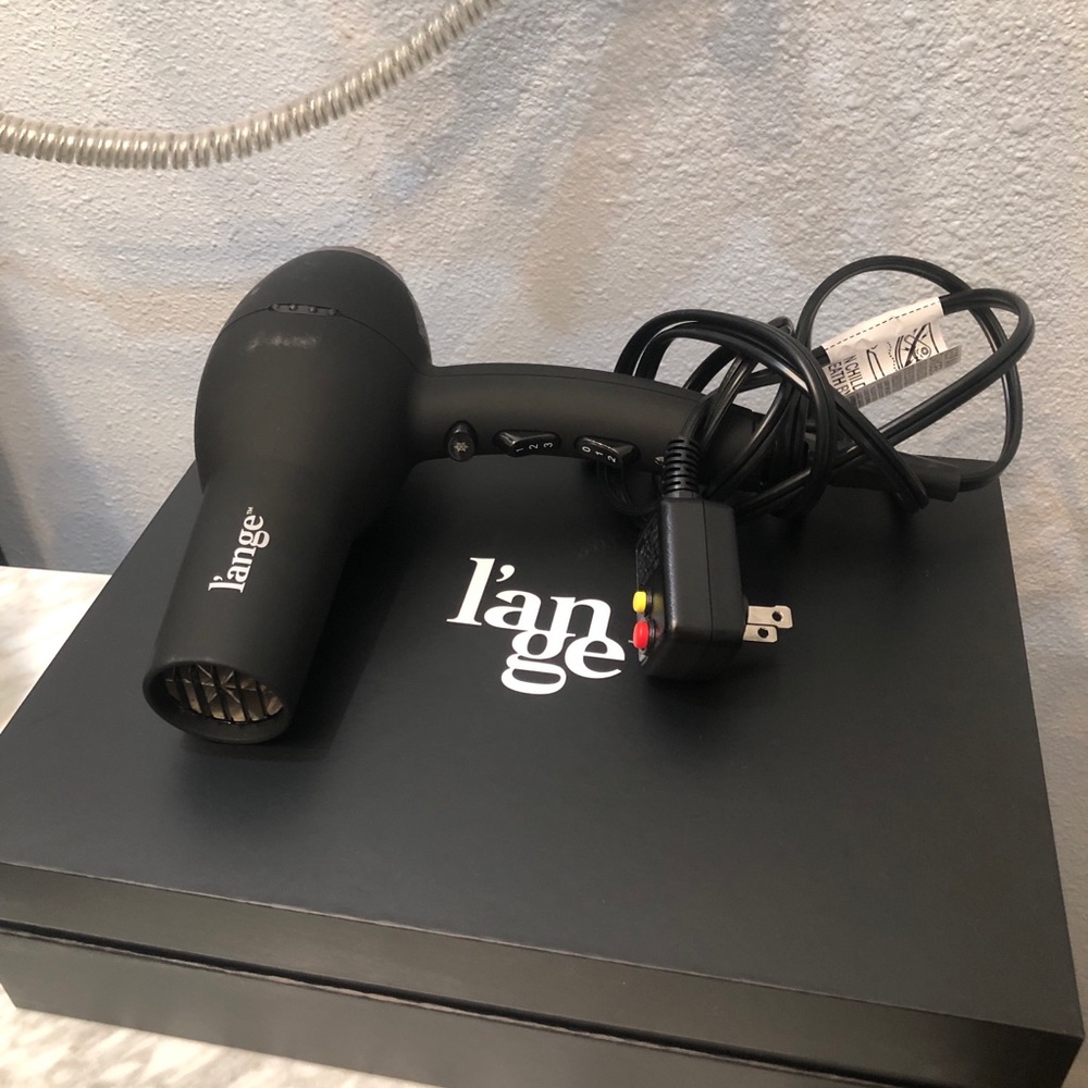 Lange hair dryer.